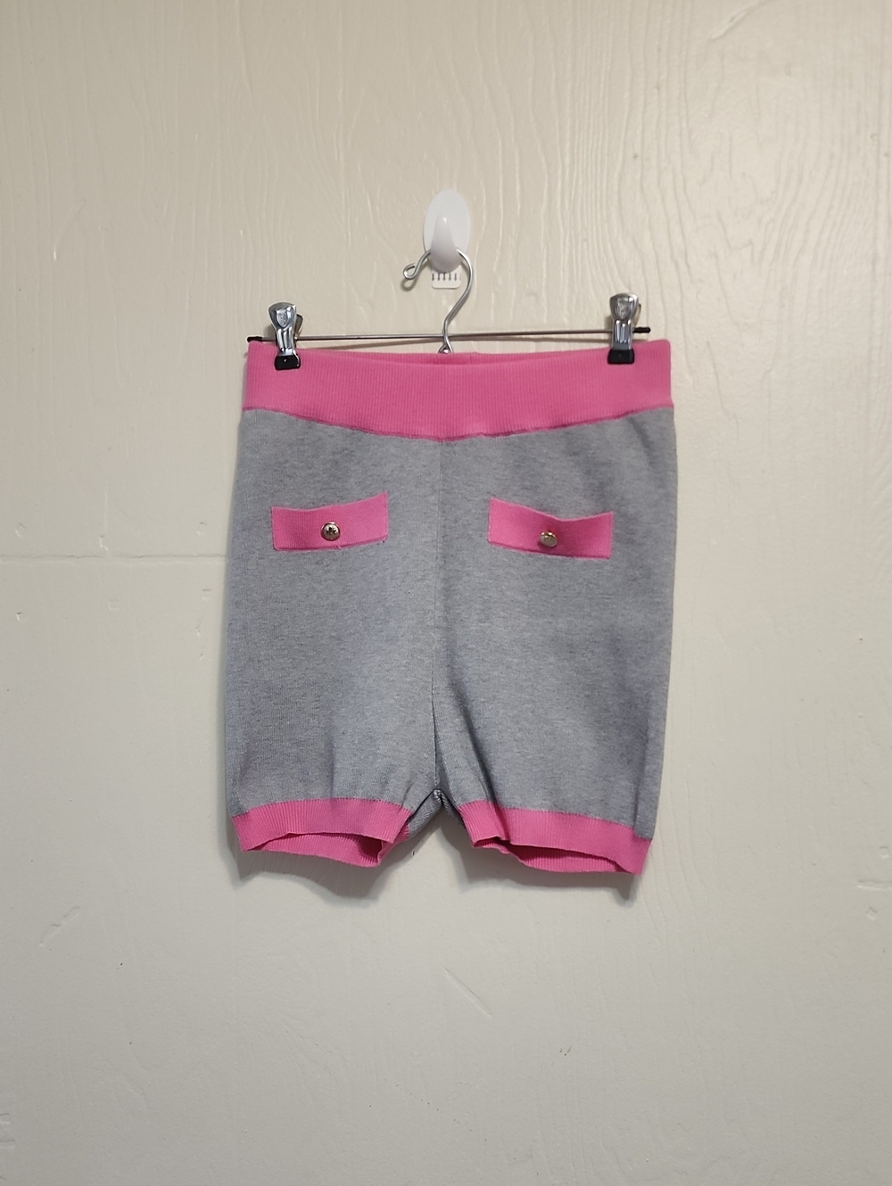 AKIRA Gray and Pink Knit Women’s Shorts